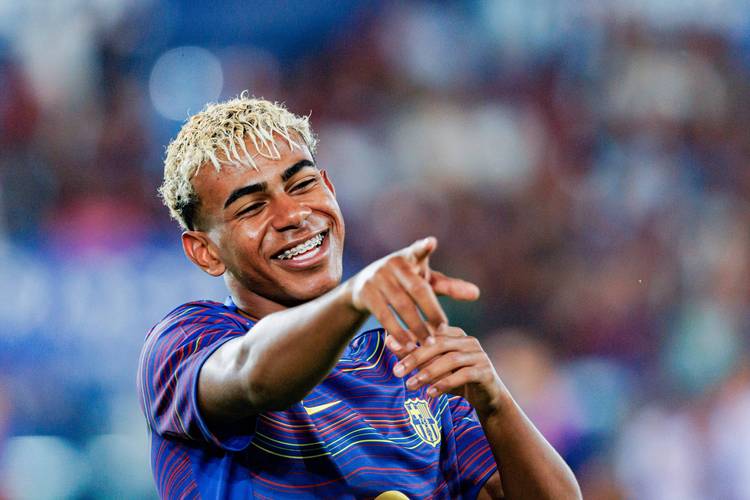 深圳男篮逆转广东王薪凯表现出色