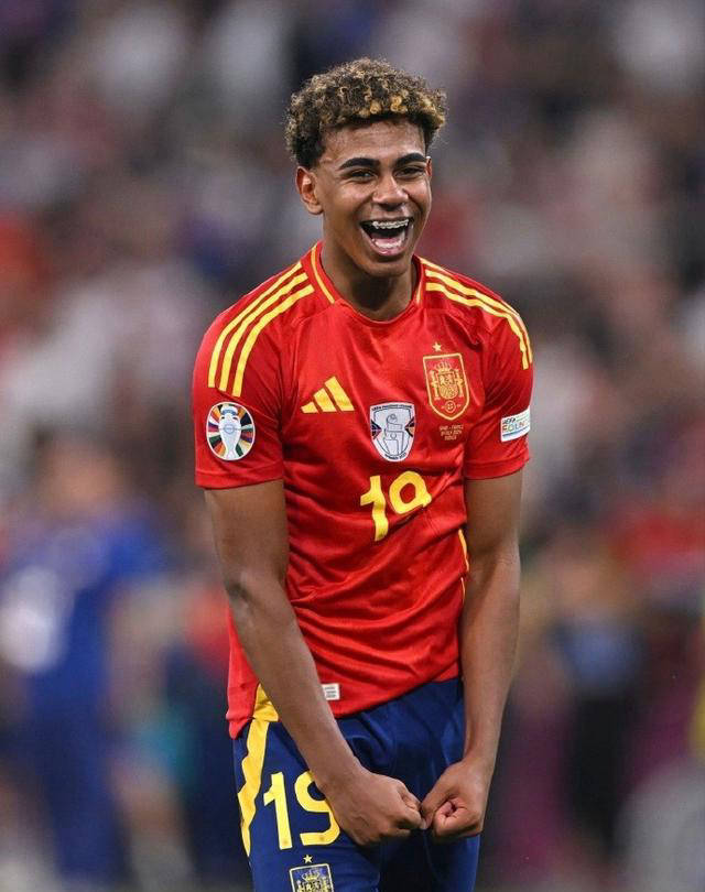 FIFA 官方回应本轮争议判罚，引起热议