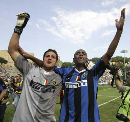 米体：罗马想冬窗租借齐尔克泽，若晋级欧冠会自动触发买断（米体：罗马计划冬窗先租齐尔克泽，晋级欧冠即自动执行买断条款）