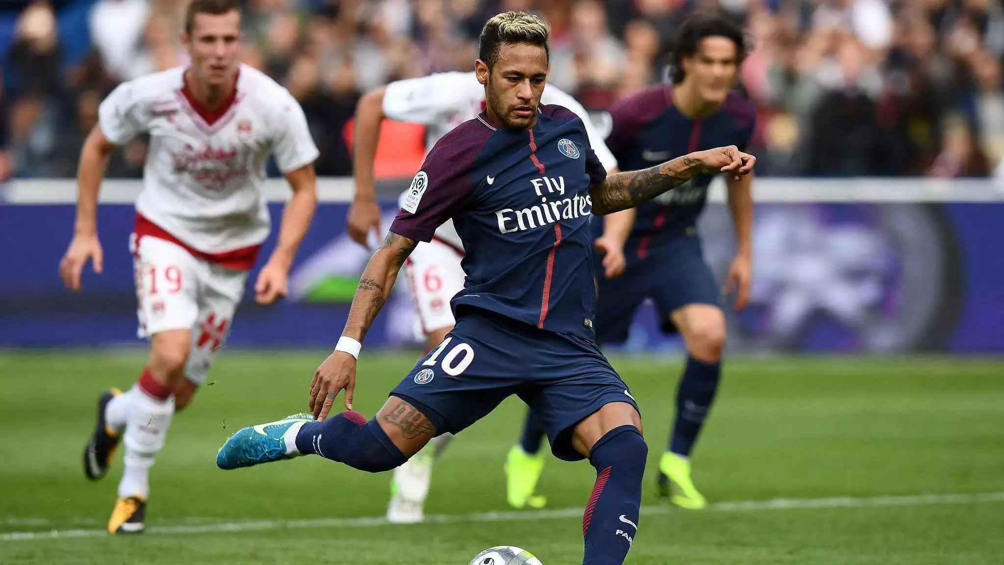 找对主帅很重要！他上任后，森林7战仅输1场狂揽14分，而澳波8场0胜（选帅见分晓！他接手后森林7战仅1负豪取14分，澳波却8场仍无胜绩）