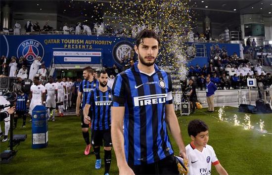 库里发布圣诞庆祝短片，穿的还是UA鞋