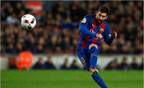 宣示主权？图片报：慕尼黑1860球迷跑去拜仁训练场附近涂鸦