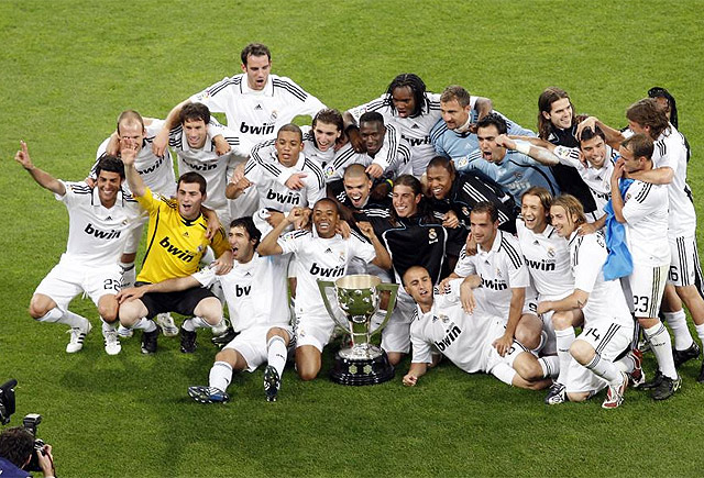 意媒：铃木彩艳可能因为手部骨折缺阵三个月，明年2至3月复出