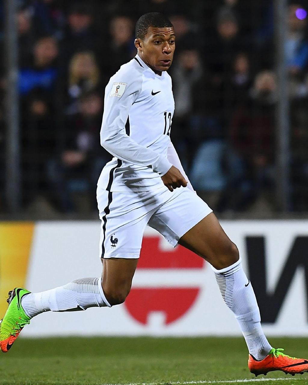 英超25-28轮开球时间确定，大年初五豪门好戏连台（英超第25至28轮开球时间出炉，初五豪门大战接连上演）